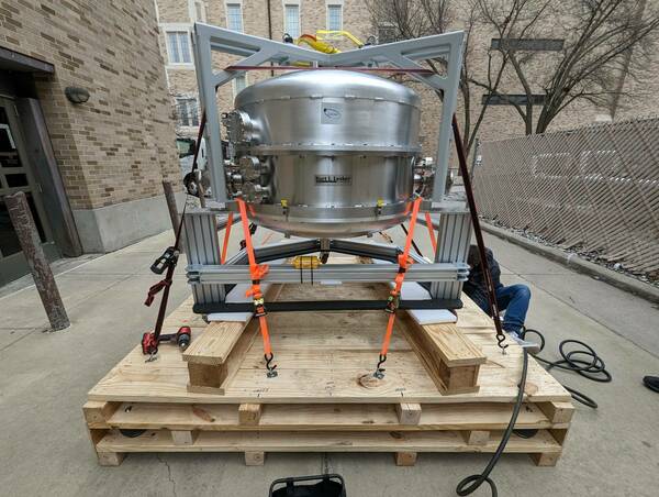 Preparing the iLocater cryostat for shipping at Notre Dame